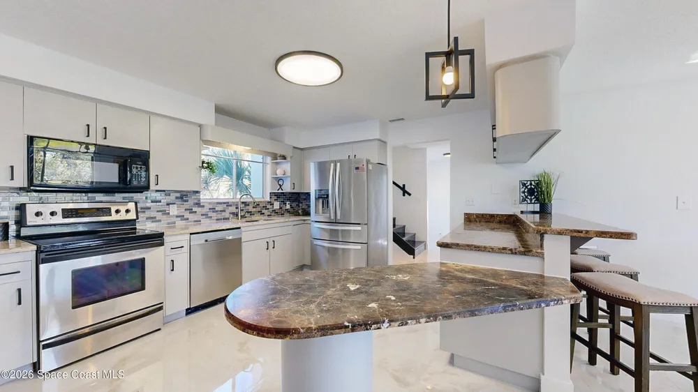 807 W Central Blvd, Cape Canaveral, FL 32920