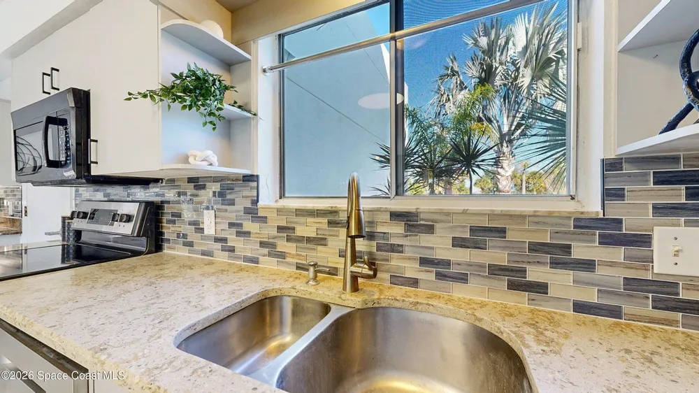 807 W Central Blvd, Cape Canaveral, FL 32920