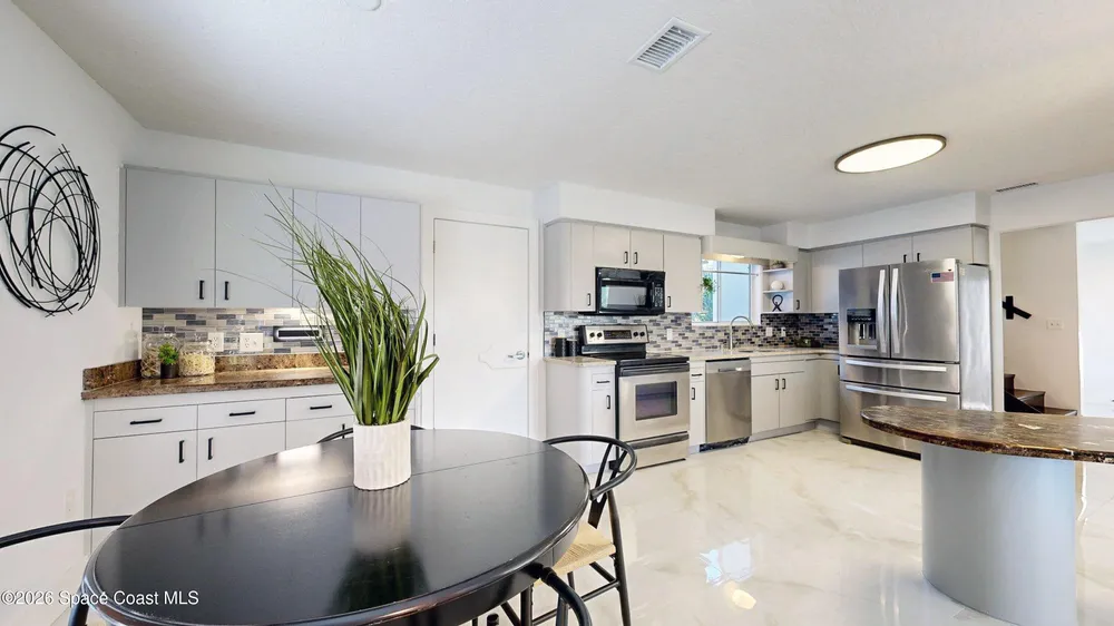 807 W Central Blvd, Cape Canaveral, FL 32920