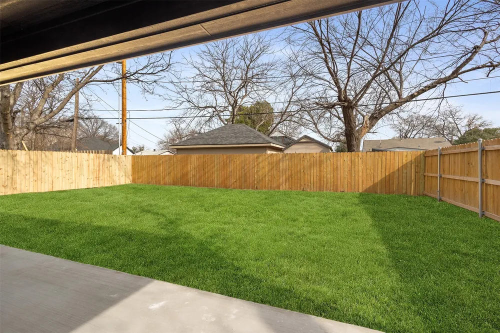 128 Cottonwood St, Fort Worth, TX 76111