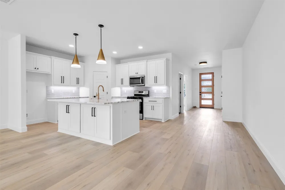 128 Cottonwood St, Fort Worth, TX 76111