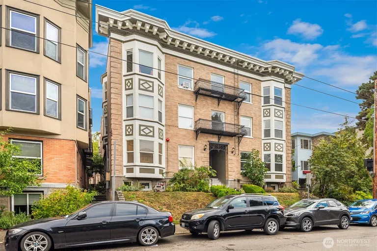 1726 15th Ave, Seattle, WA 98122
