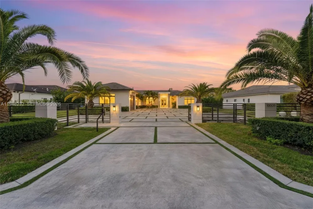 10005 SW 66th St, Miami, FL 33173