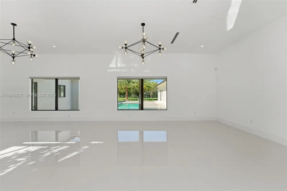 10005 SW 66th St, Miami, FL 33173