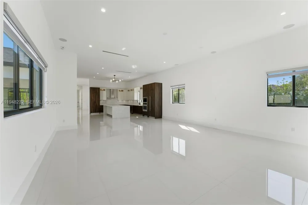 10005 SW 66th St, Miami, FL 33173
