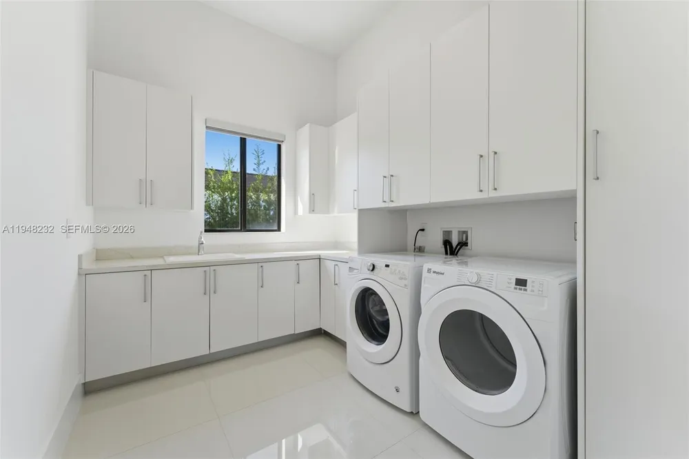 10005 SW 66th St, Miami, FL 33173