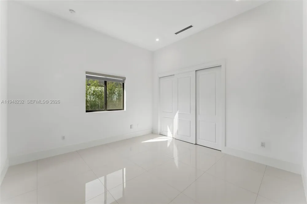 10005 SW 66th St, Miami, FL 33173