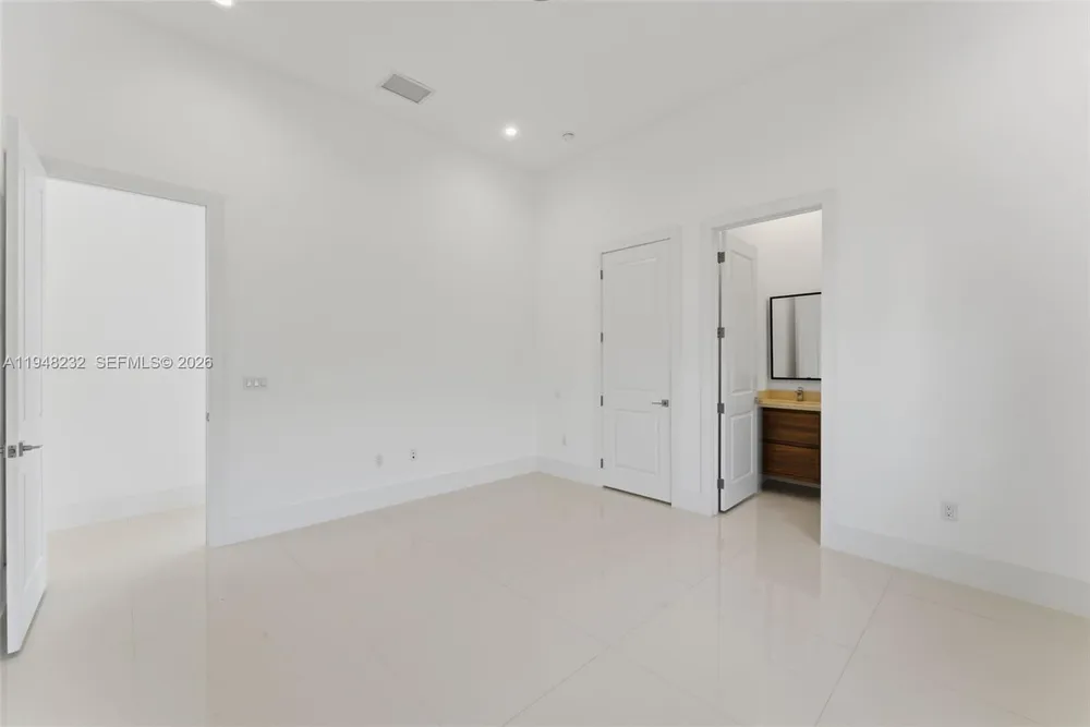 10005 SW 66th St, Miami, FL 33173