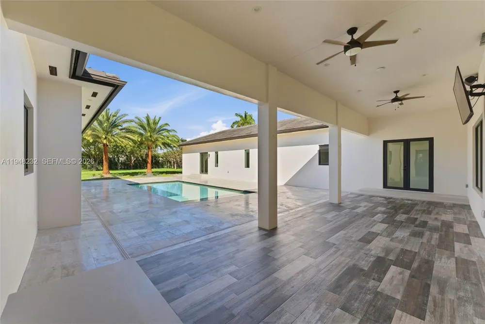 10005 SW 66th St, Miami, FL 33173