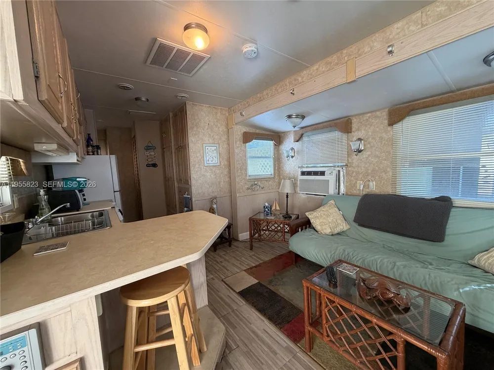 1361 Overseas Hwy, Marathon, FL 33050