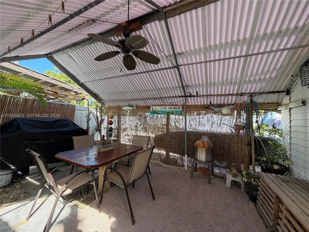 1361 Overseas Hwy, Marathon, FL 33050