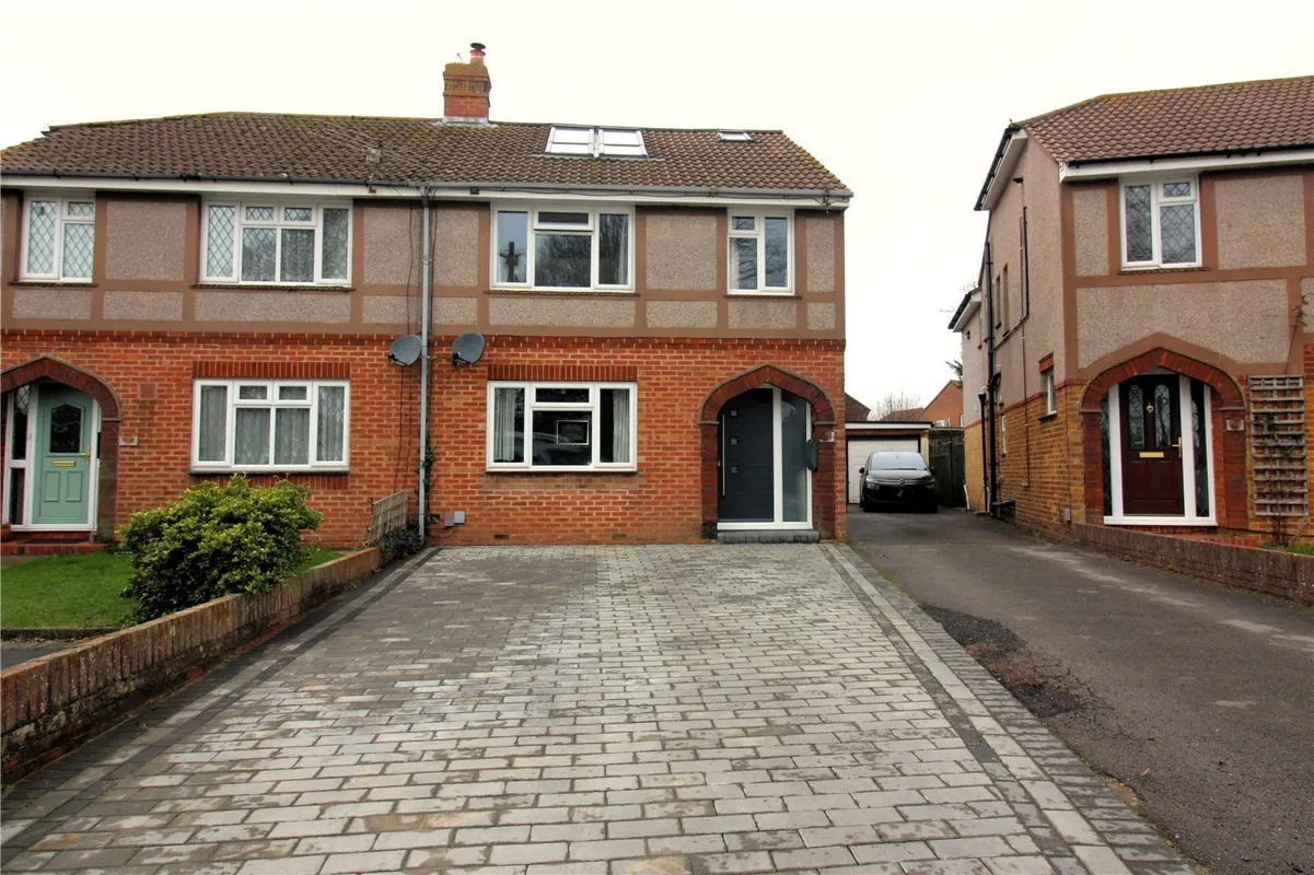 Romsey Avenue, Fareham, Hampshire, PO16