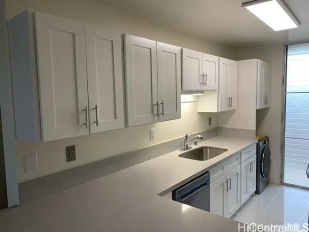 1420 Victoria St, Honolulu, HI 96822