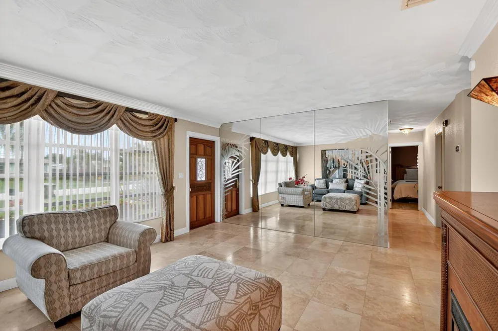 133 Greenbrier Dr, Palm Springs, FL 33461