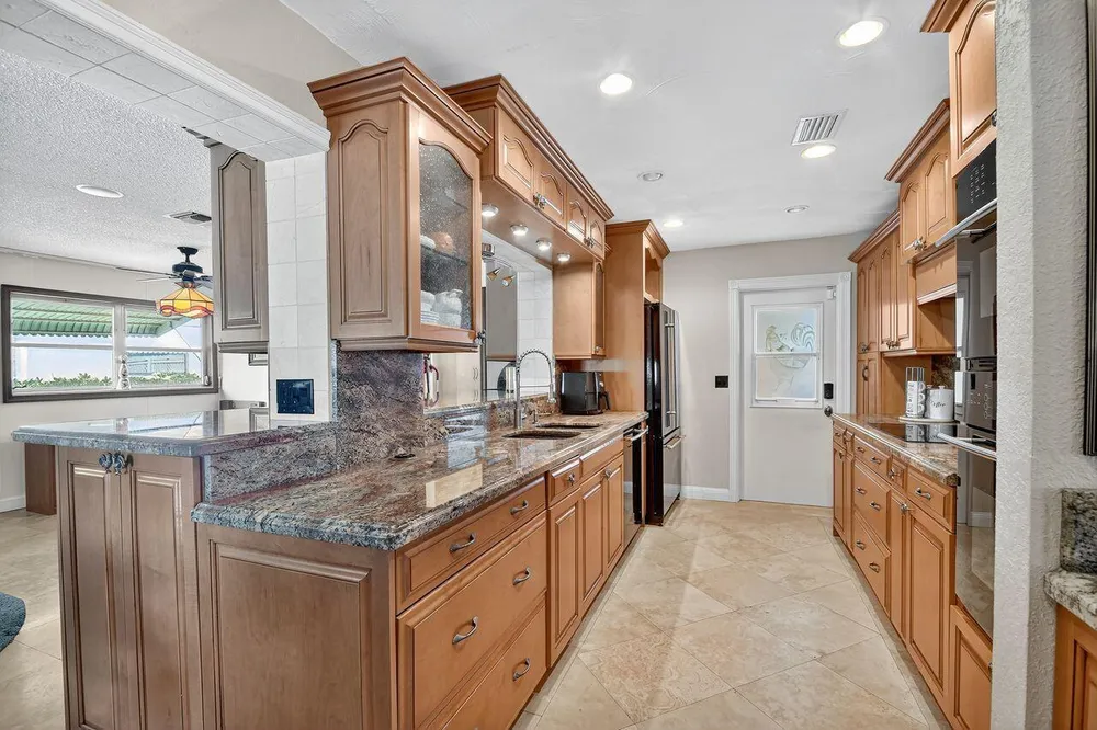 133 Greenbrier Dr, Palm Springs, FL 33461