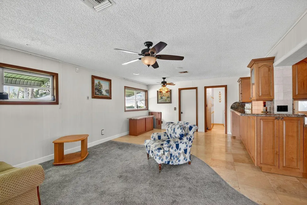 133 Greenbrier Dr, Palm Springs, FL 33461