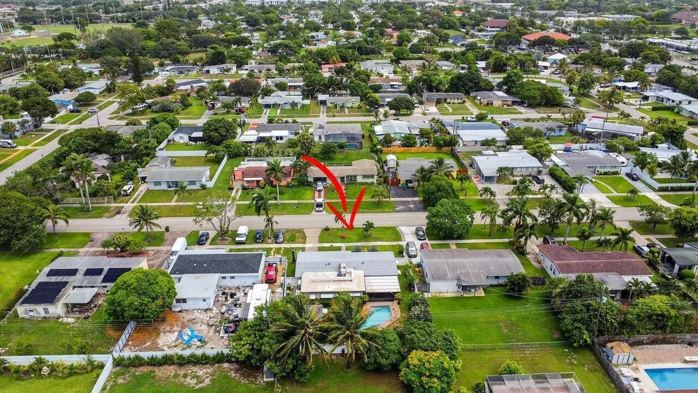 133 Greenbrier Dr, Palm Springs, FL 33461