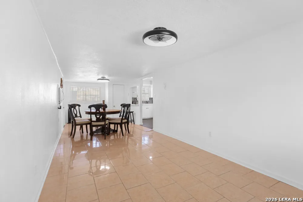 615 Overhill Dr, San Antonio, TX 78228