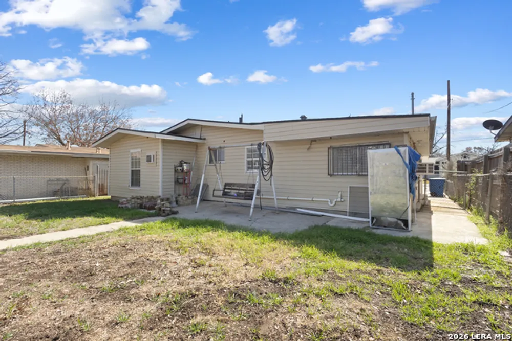 615 Overhill Dr, San Antonio, TX 78228