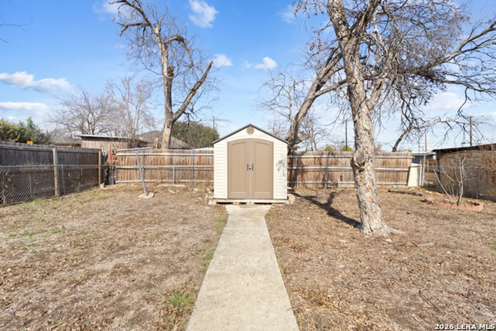 615 Overhill Dr, San Antonio, TX 78228