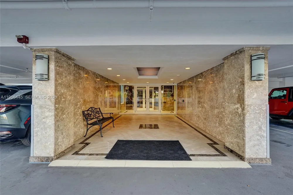 1370 S Ocean Blvd, Pompano Beach, FL 33062