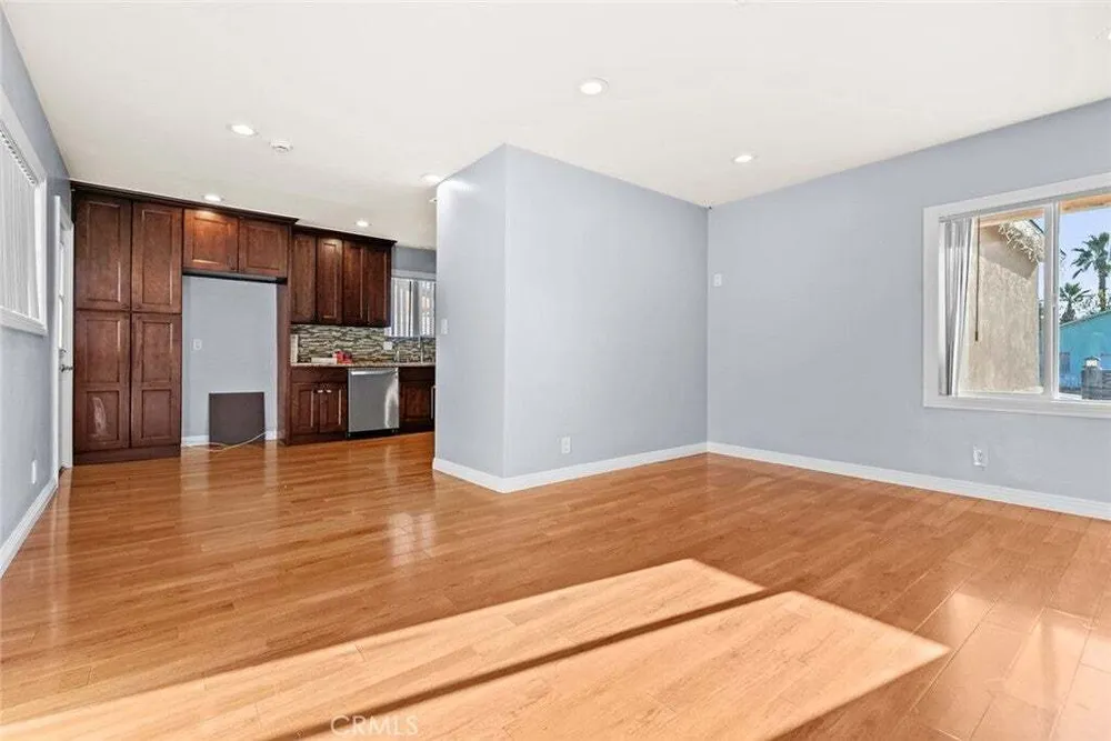 8436 Amboy Ave, Sun Valley, CA 91352
