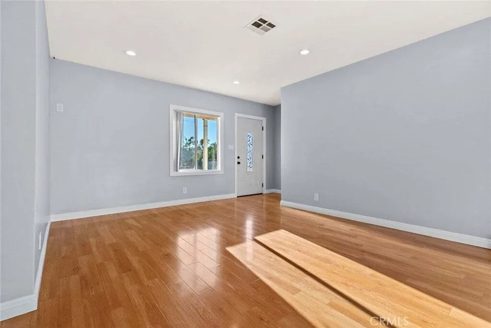 8436 Amboy Ave, Sun Valley, CA 91352