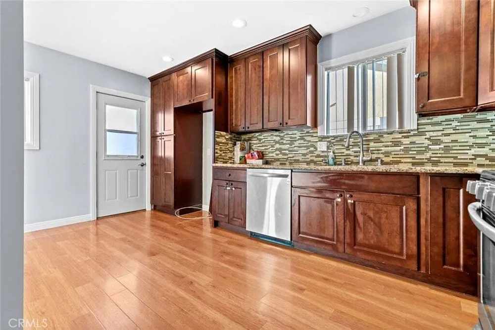 8436 Amboy Ave, Sun Valley, CA 91352