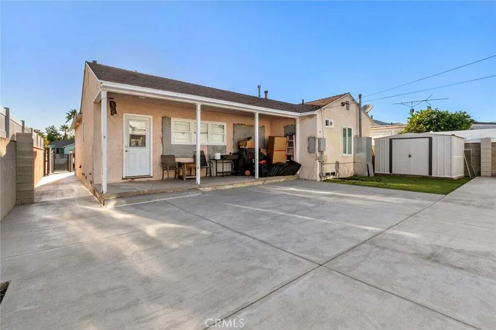 8436 Amboy Ave, Sun Valley, CA 91352