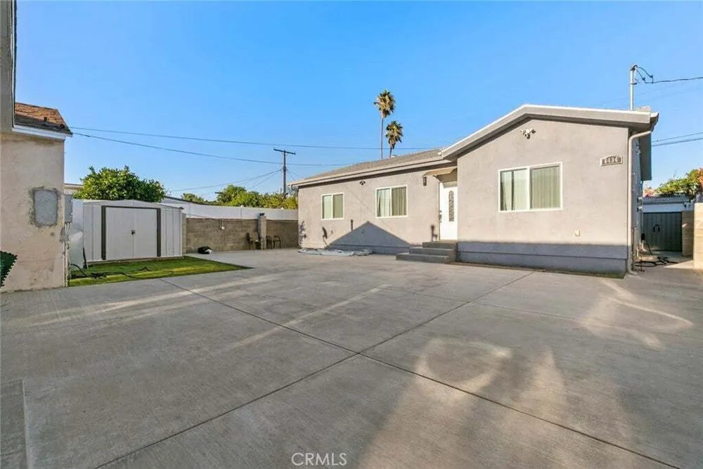 8436 Amboy Ave, Sun Valley, CA 91352