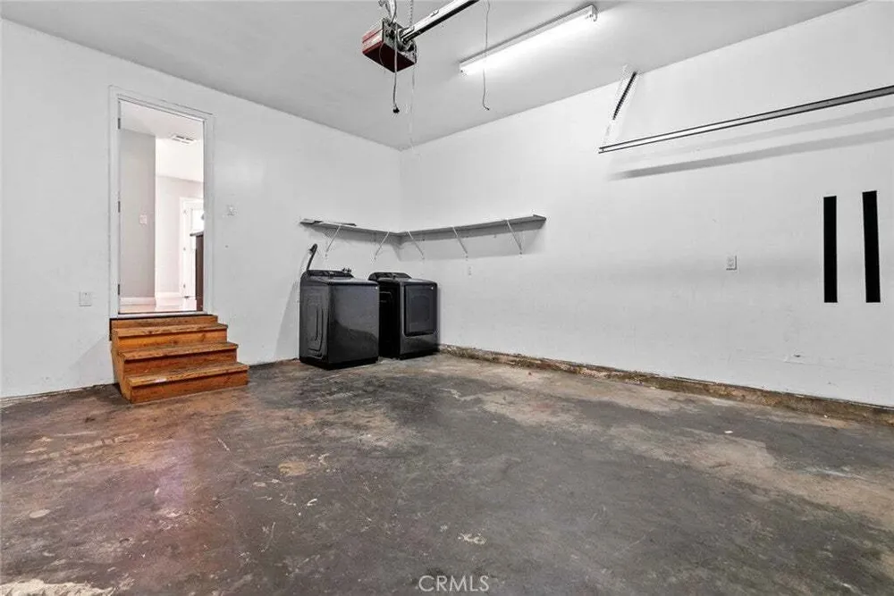 8436 Amboy Ave, Sun Valley, CA 91352