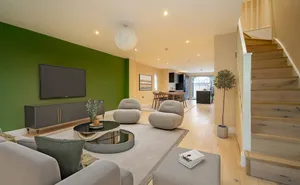 Golden Manor, Hanwell, W7, Hanwell