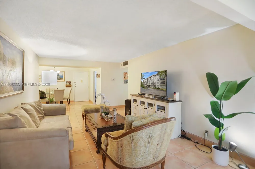 6600 Cypress Rd, Plantation, FL 33317