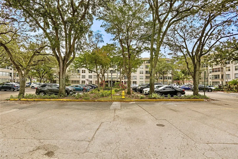 6600 Cypress Rd, Plantation, FL 33317