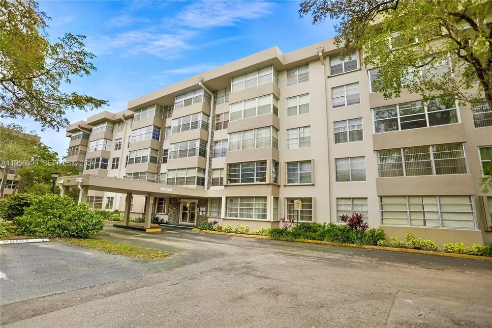6600 Cypress Rd, Plantation, FL 33317