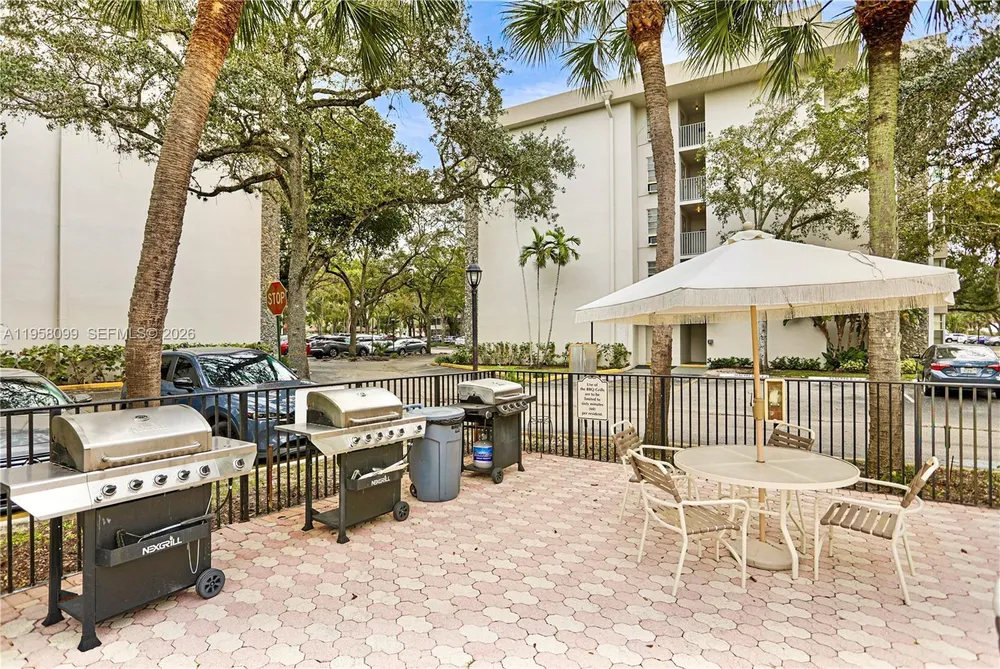 6600 Cypress Rd, Plantation, FL 33317
