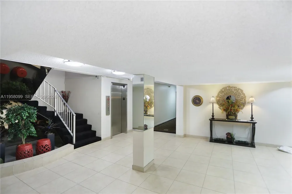 6600 Cypress Rd, Plantation, FL 33317