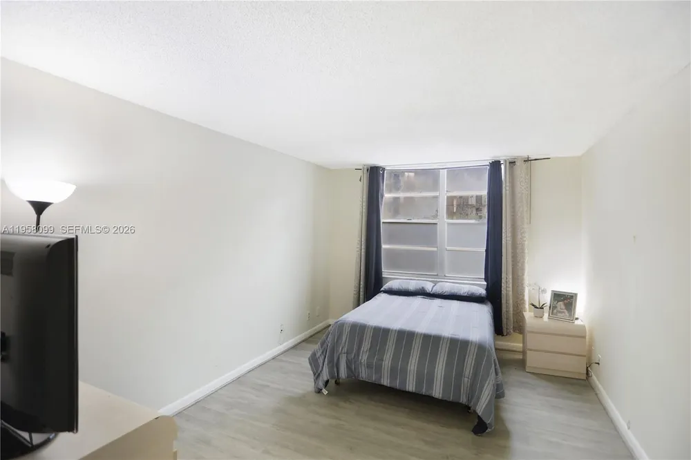 6600 Cypress Rd, Plantation, FL 33317
