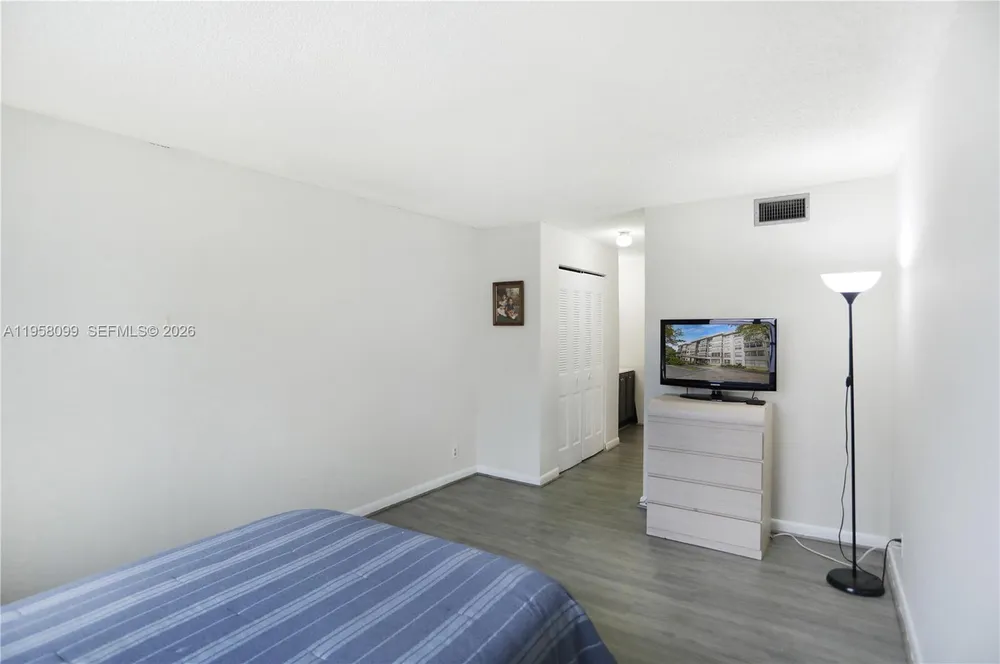 6600 Cypress Rd, Plantation, FL 33317
