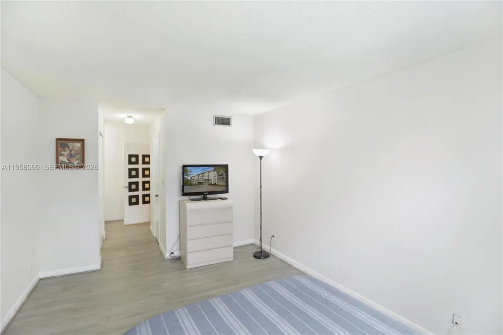 6600 Cypress Rd, Plantation, FL 33317