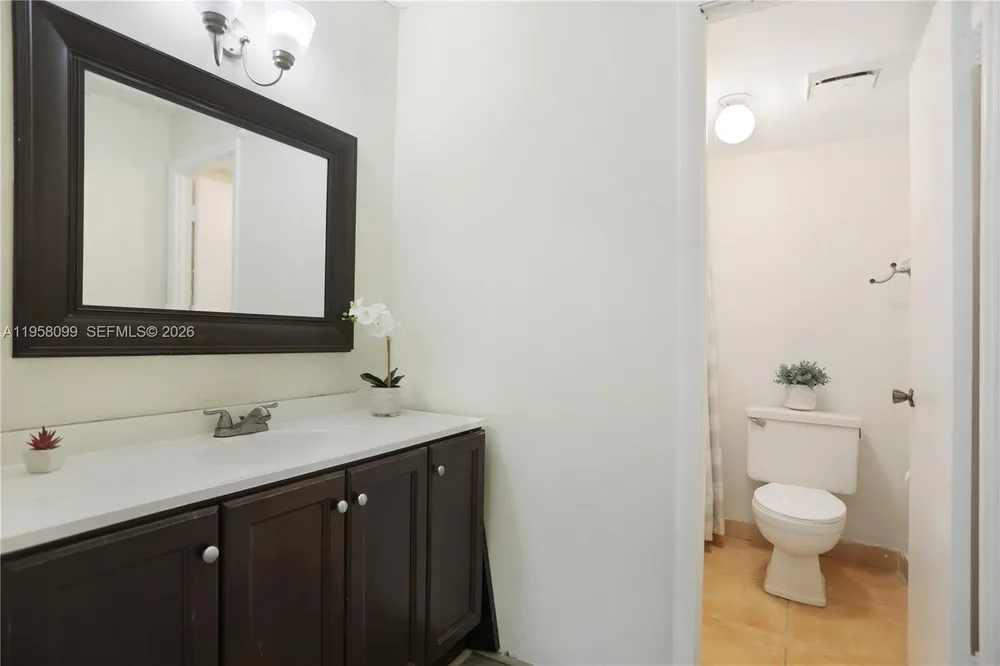 6600 Cypress Rd, Plantation, FL 33317
