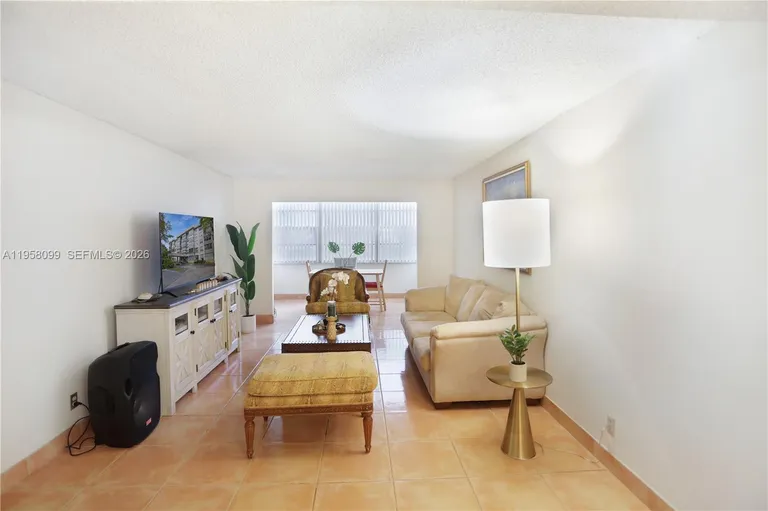6600 Cypress Rd, Plantation, FL 33317