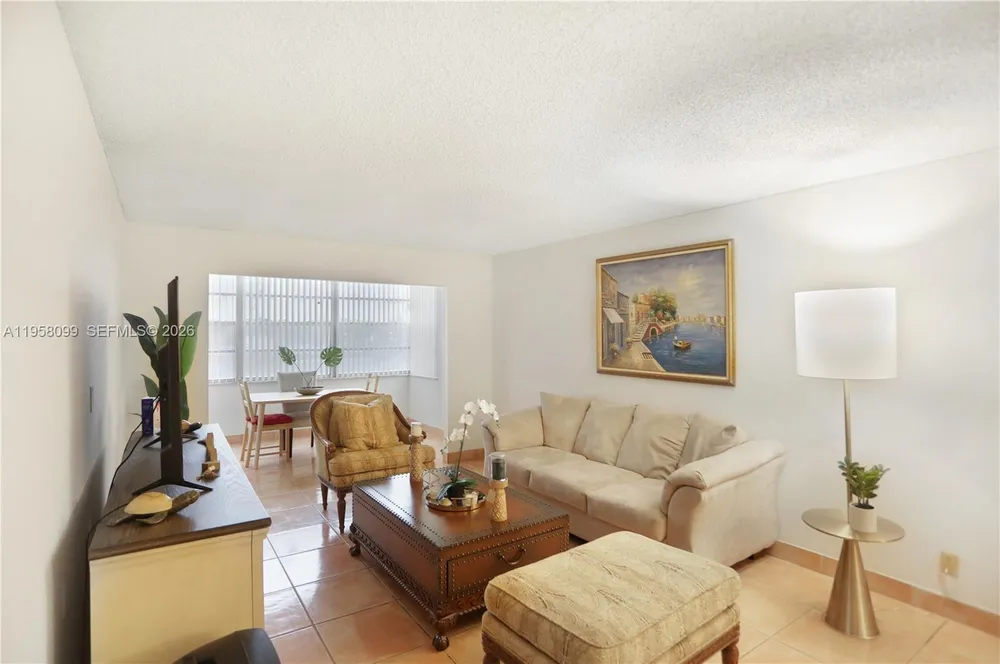 6600 Cypress Rd, Plantation, FL 33317