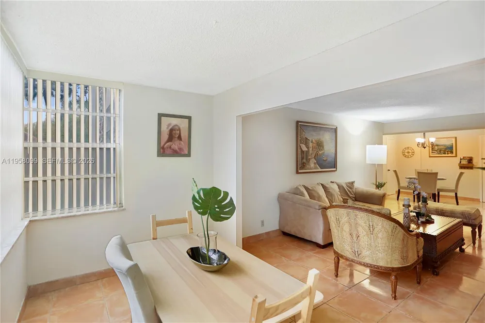 6600 Cypress Rd, Plantation, FL 33317