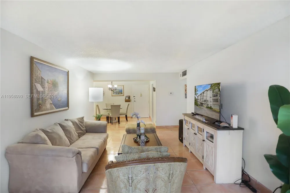6600 Cypress Rd, Plantation, FL 33317