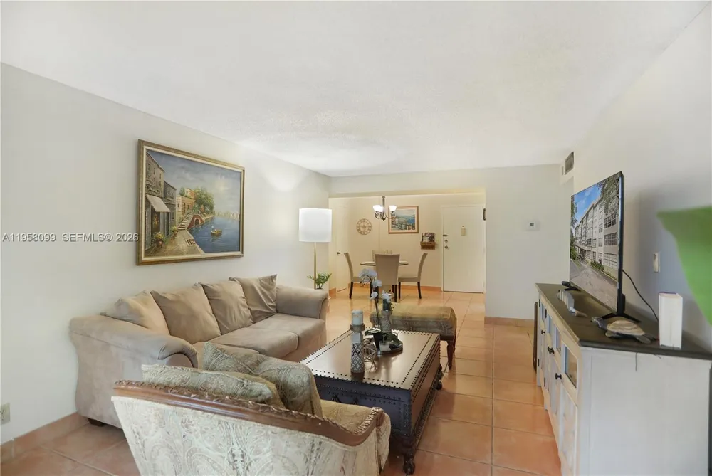 6600 Cypress Rd, Plantation, FL 33317