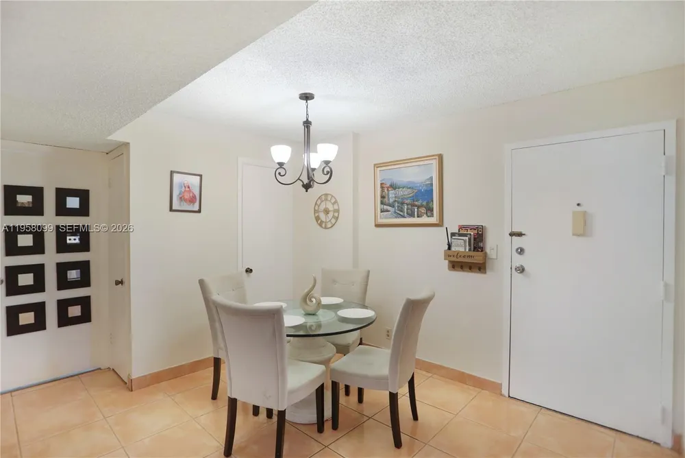 6600 Cypress Rd, Plantation, FL 33317