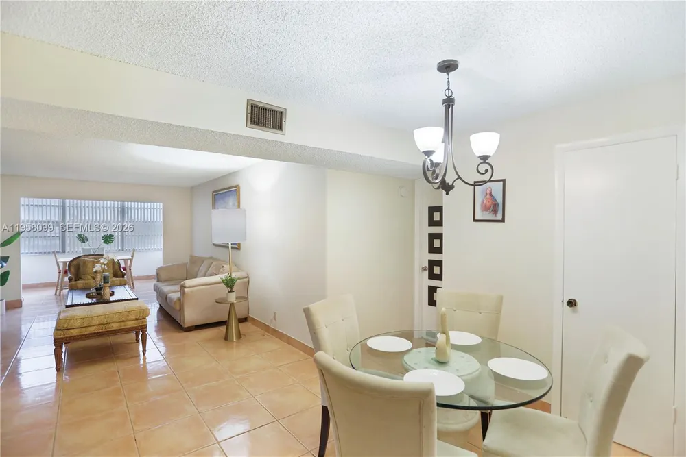 6600 Cypress Rd, Plantation, FL 33317