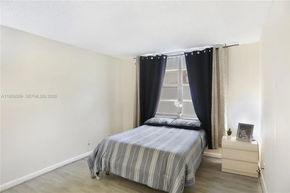6600 Cypress Rd, Plantation, FL 33317