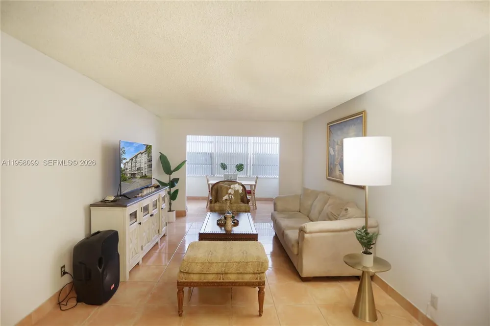 6600 Cypress Rd, Plantation, FL 33317